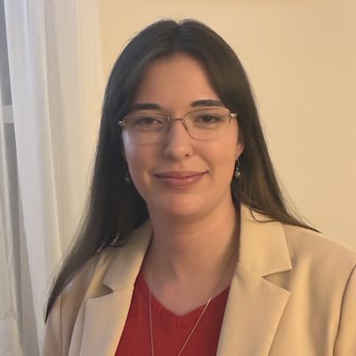 Maria, 25