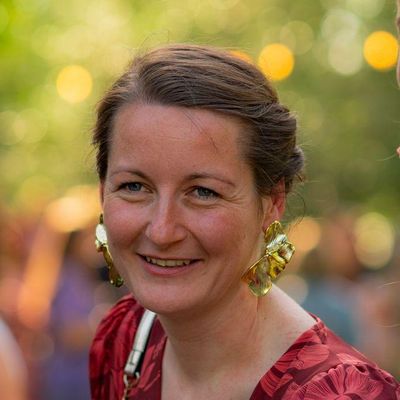 Anne Astrid, 33