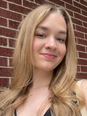 Gianna, 21