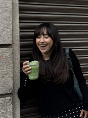 Daniela, 22
