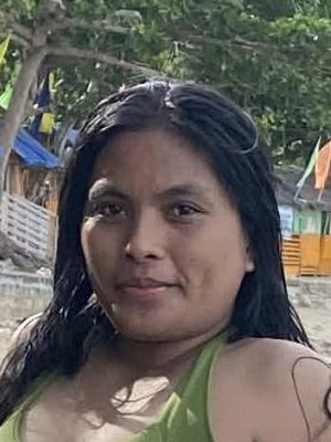 Angie, 28