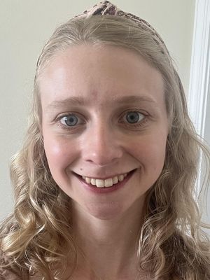 Anna, 23