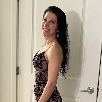 Isabella, 35