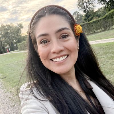 Alexandra, 36