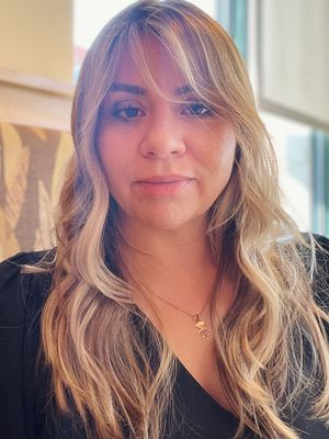 Angela, 40