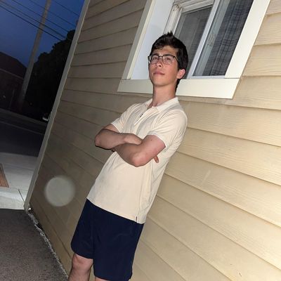 Daniel, 22