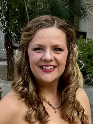 Danielle, 37
