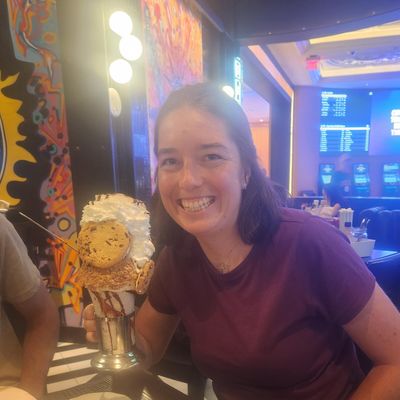 Maggie, 28