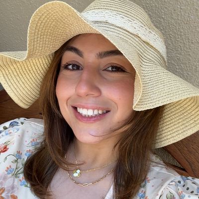 Katya, 30