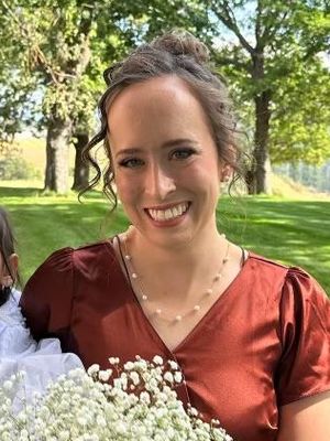 Nichole, 32