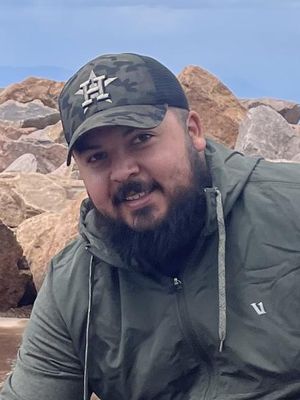 Daniel, 33