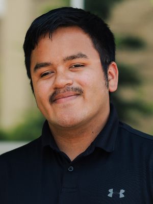 Luis, 24