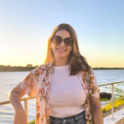 Lia, 37