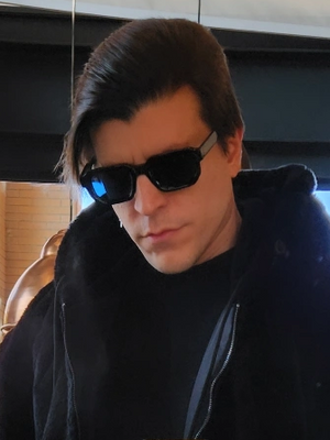 Gustavo, 41