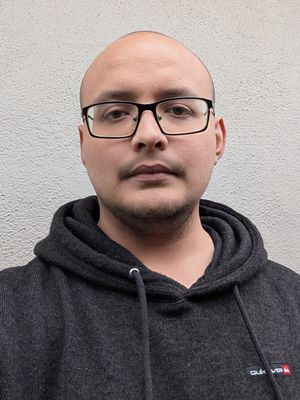Cesar, 34