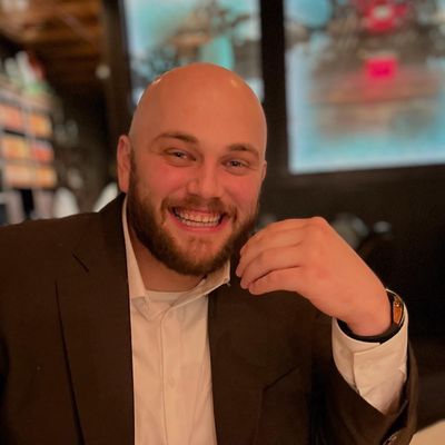 Daniel, 27