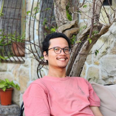 Elyas, 33