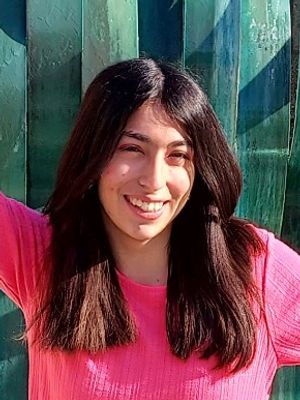 Elena, 23