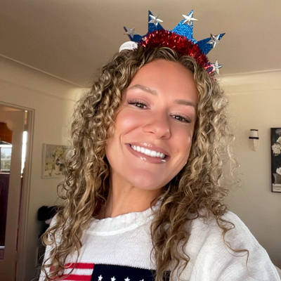 Lindsay, 30