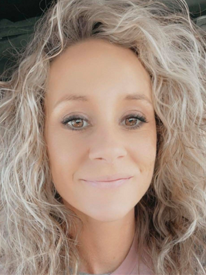 Ashley, 32