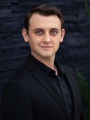 Nico, 24