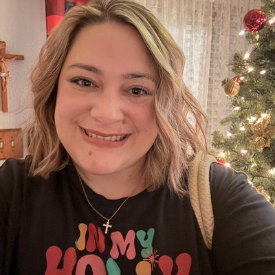 Lindsey, 44