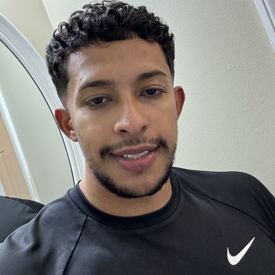 Carlos, 27
