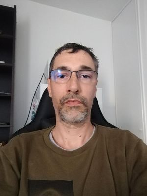 Nicolas, 44