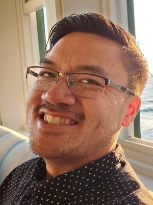 Derek, 32