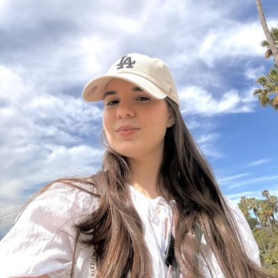 Ana Luisa, 22