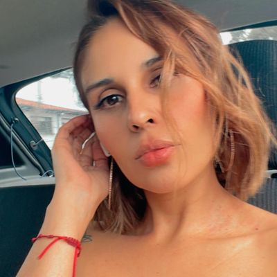 Marcela, 45