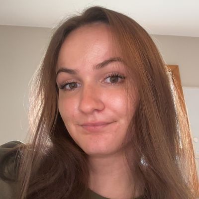 Olivia, 24