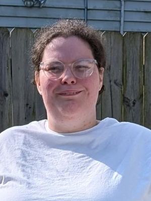 Amber, 25