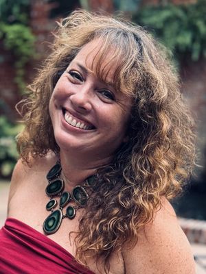 Laura, 49