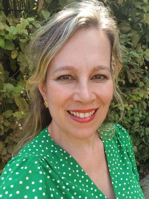 Delphine, 53