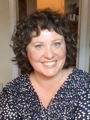 Anna, 39