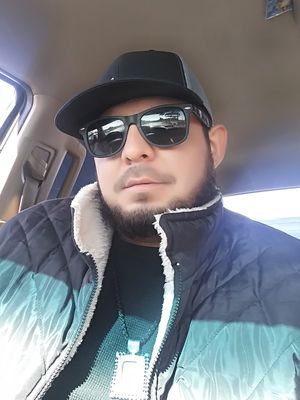 Luis, 37