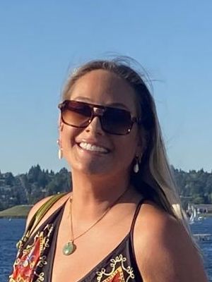 Julia, 32