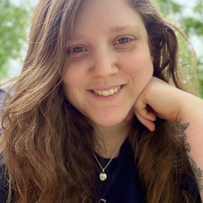 Nina, 31