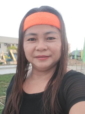 Emy, 49