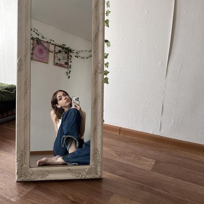 Sofiya, 24