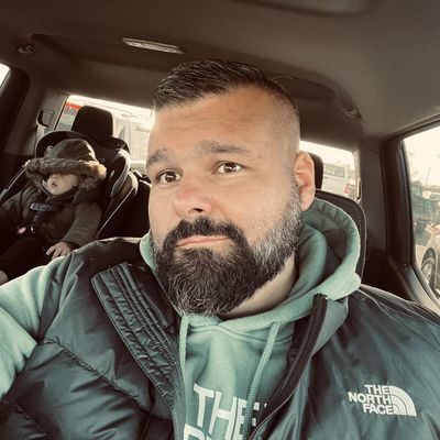 Vinnie, 42