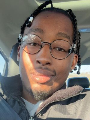 Edward, 32