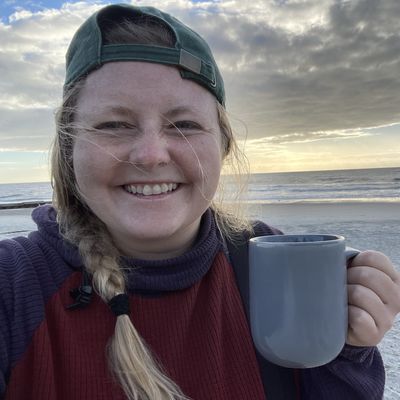 Ayla, 31
