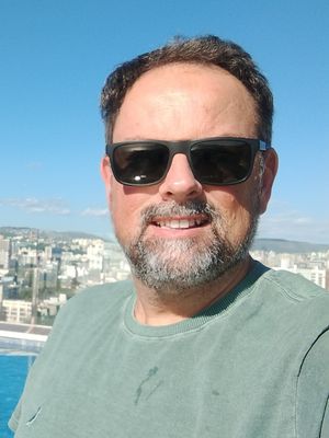 Alvaro, 51