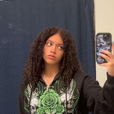 Abby, 22