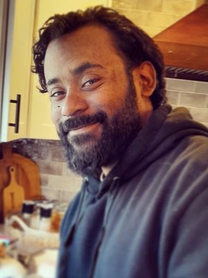 Elias, 35