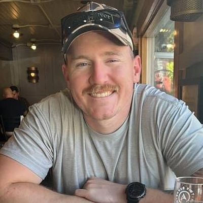 Mike, 31
