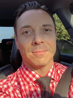Dan, 43
