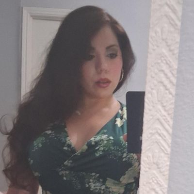 Caroline, 36